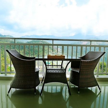 Gokulam Park Munnar Hotel Buitenkant foto